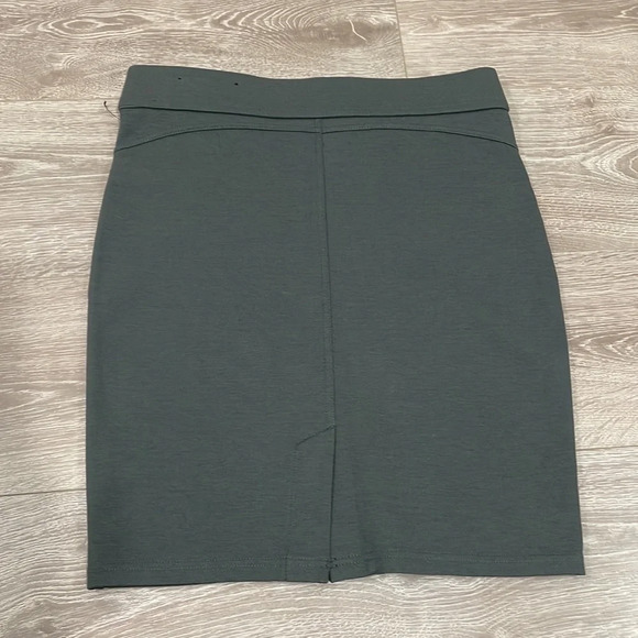 NWOT LIVERPOOL Jeans Company Stretch Ponte Pull On Pencil Skirt Dark Spruce 4 - Picture 14 of 14